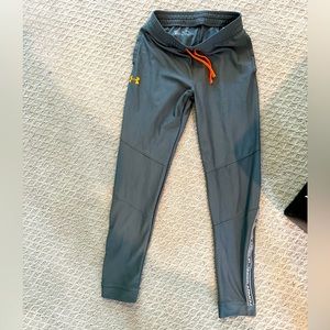 Under Armor boys athletic pants size xl
